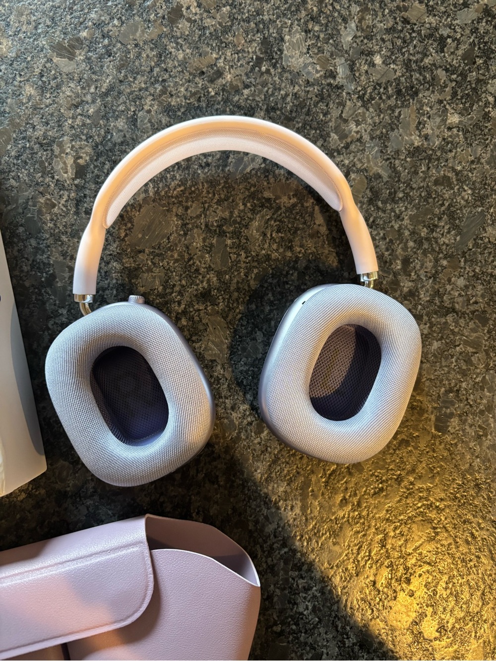 AirPod max - Picture 2 of 4